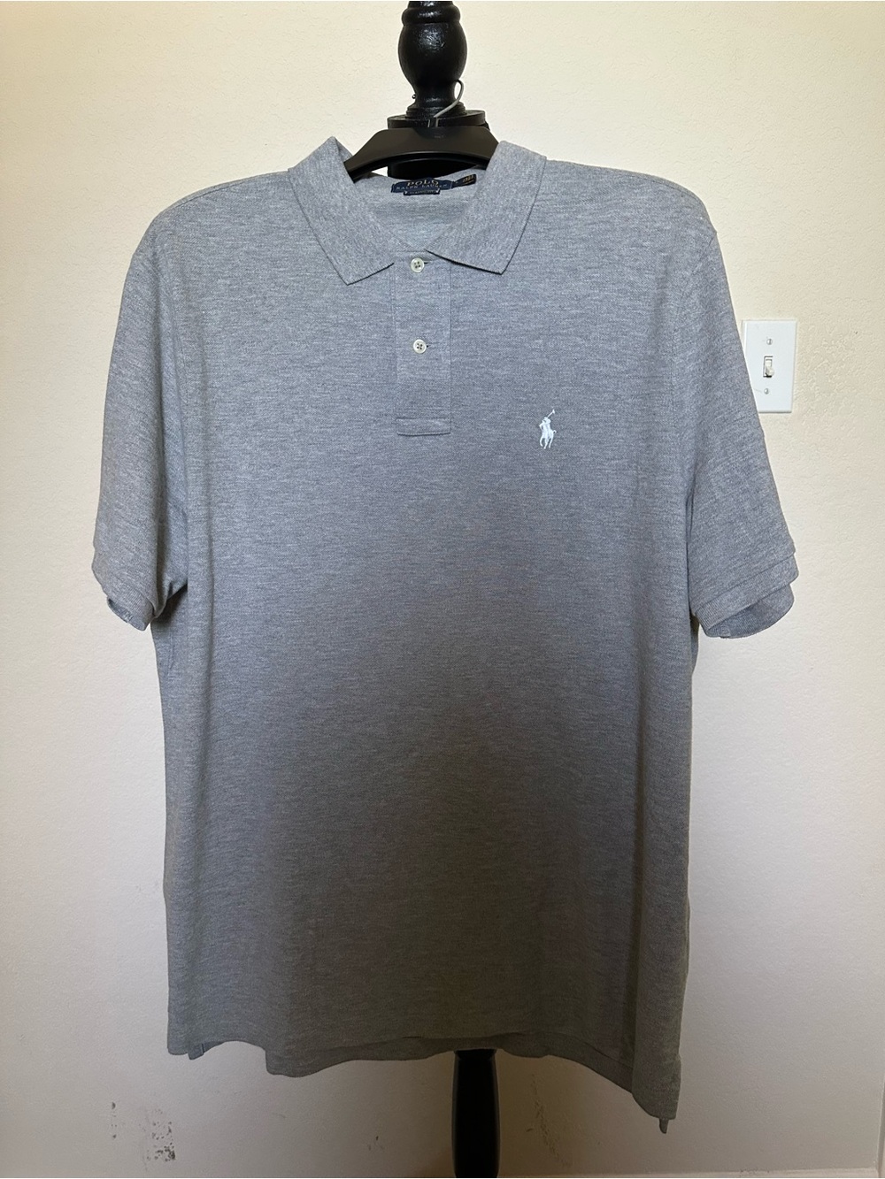 Ralph Lauren Men’s Light Gray Polo Shirt with Embroidered Pony. Size Large NWOT